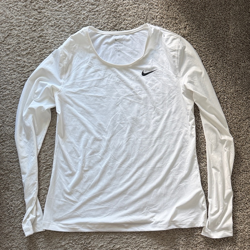 Nike Women's Classic White Long Sleeve Tee Large